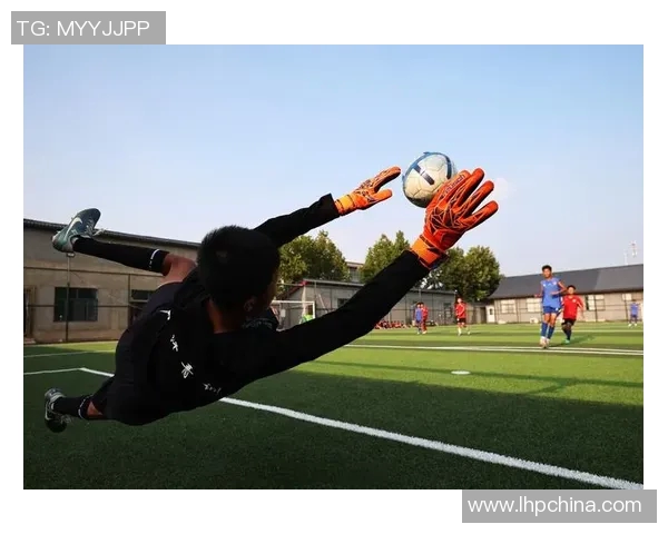 足球明星在赛场上不踩会旗展现尊重与体育精神的深刻意义